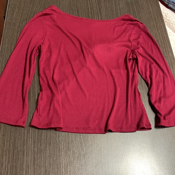 Short red top - Picture 2 of 2